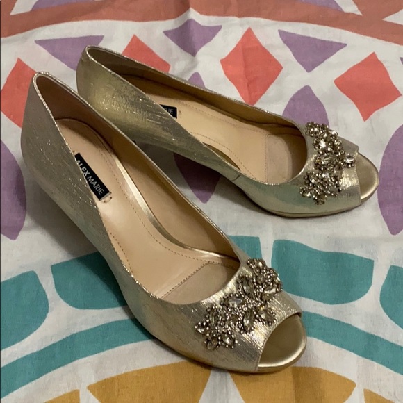 Alex Marie Gold Peep Toe Pump Sz 8 - Picture 2 of 6